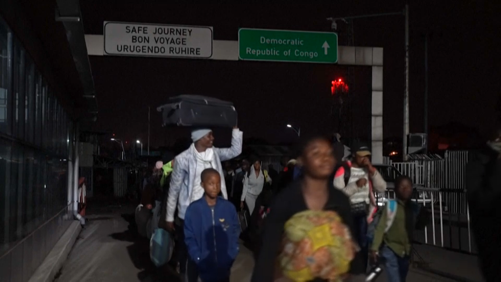 Les persones evacuades arriben a Rwanda