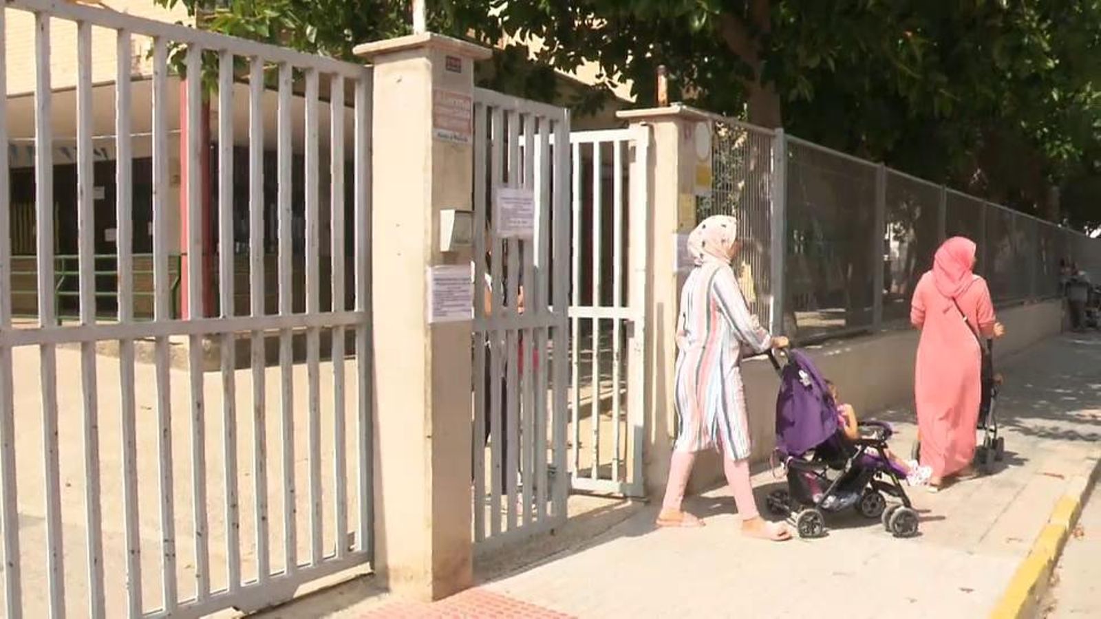 Més de 70 famílies han sol·licitat participar en el programa pilot impulsat per la Conselleria d’Educació per a fer complir la llei