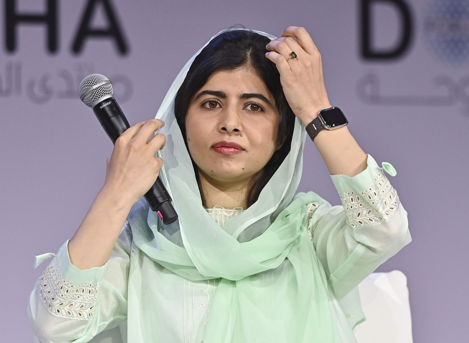 La guanyadora del Premi Nobel de la Pau, Malala Yousafzai, en el Fòrum de Doha, Qatar