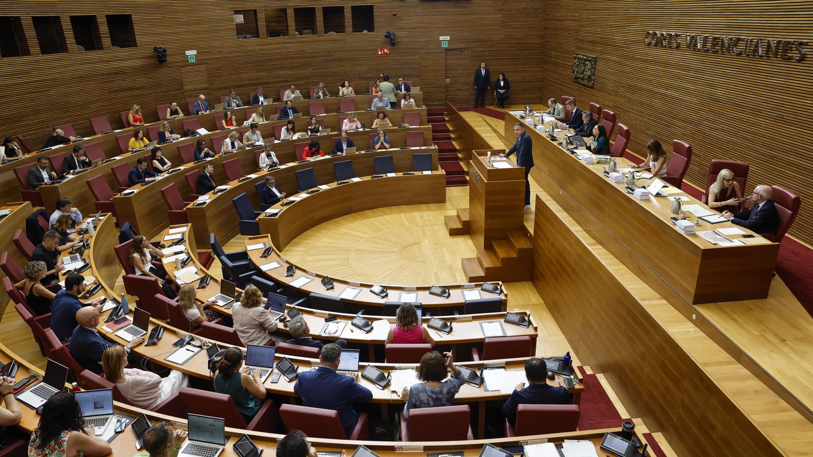 Vista general del ple de les Corts, este dimarts