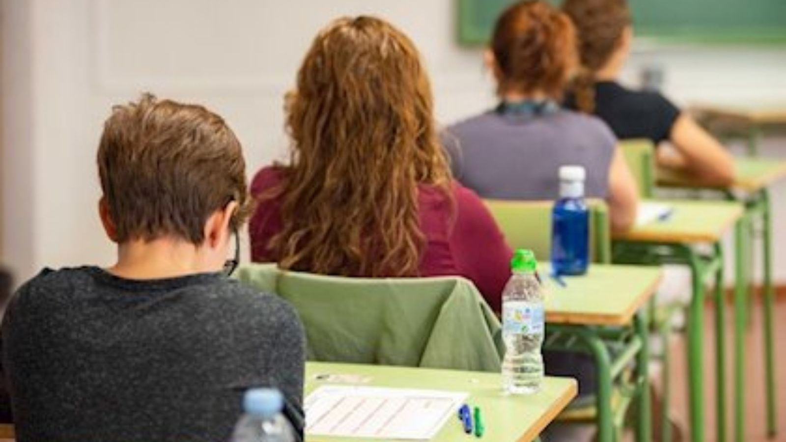 Persones aspirants durant un examen d'oposició