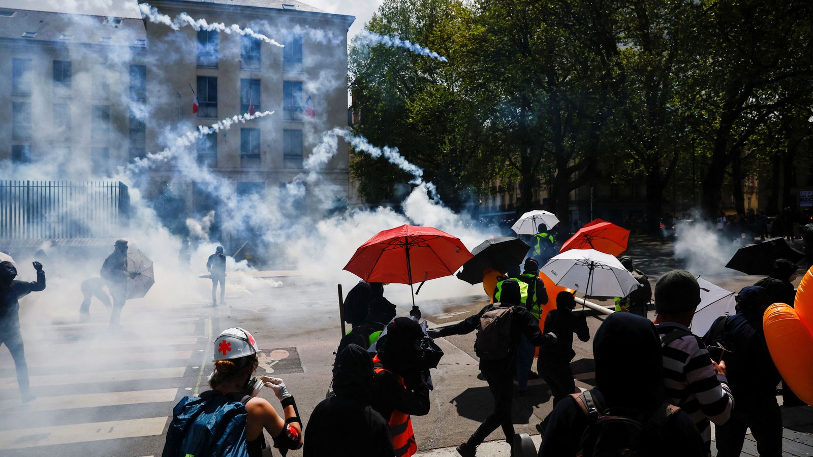 Gasos lacrimògens en la manifestació de París