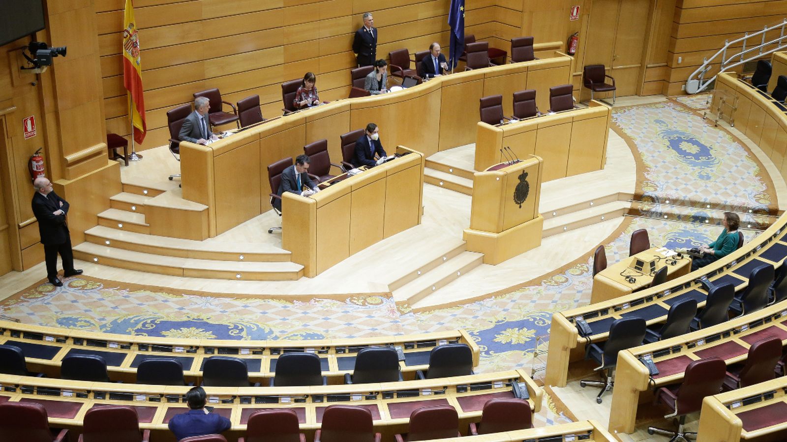 Imatge d'un dels anteriors plens, amb la cambra mig buida, per a evitar contagis