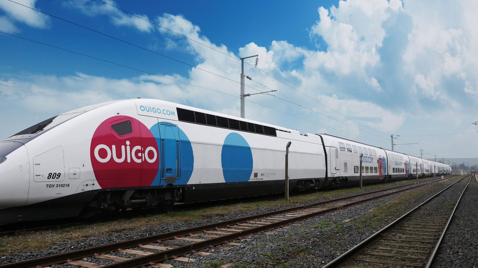 Imatge d'arxiu d'un dels trens de Ouigo en la nova ruta Valladolid-València
