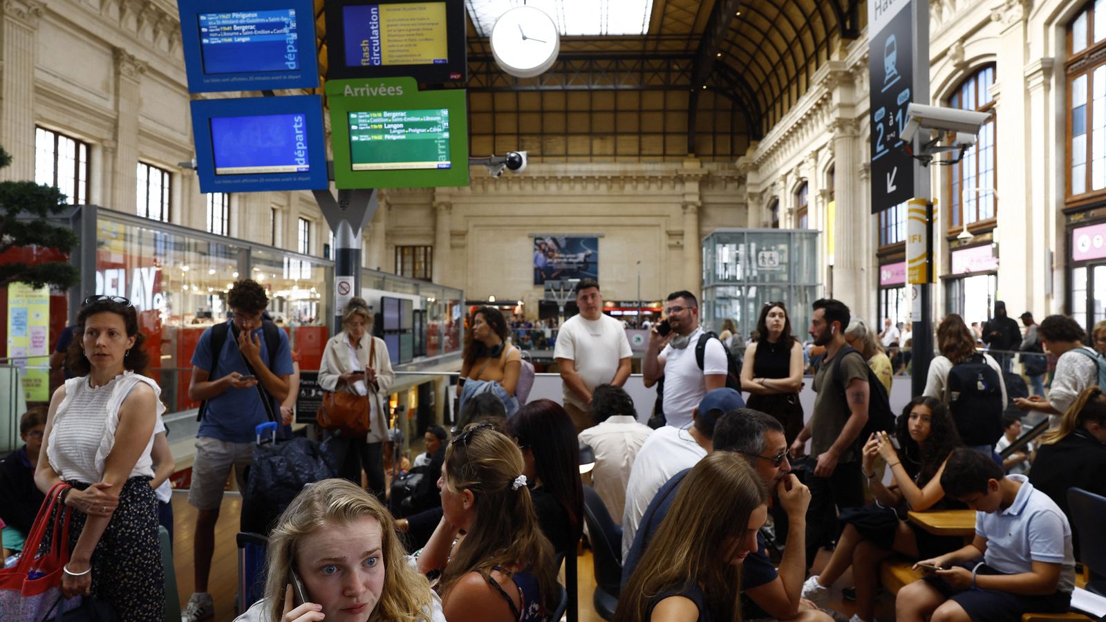 L'estació de Bordeus-Sant Joan, de gom a gom este divendres
