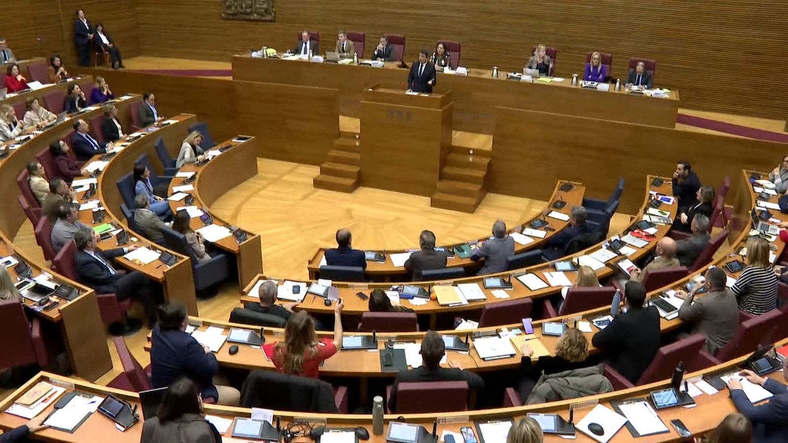 Bronca en lúltima sessió de les Corts d'enguany