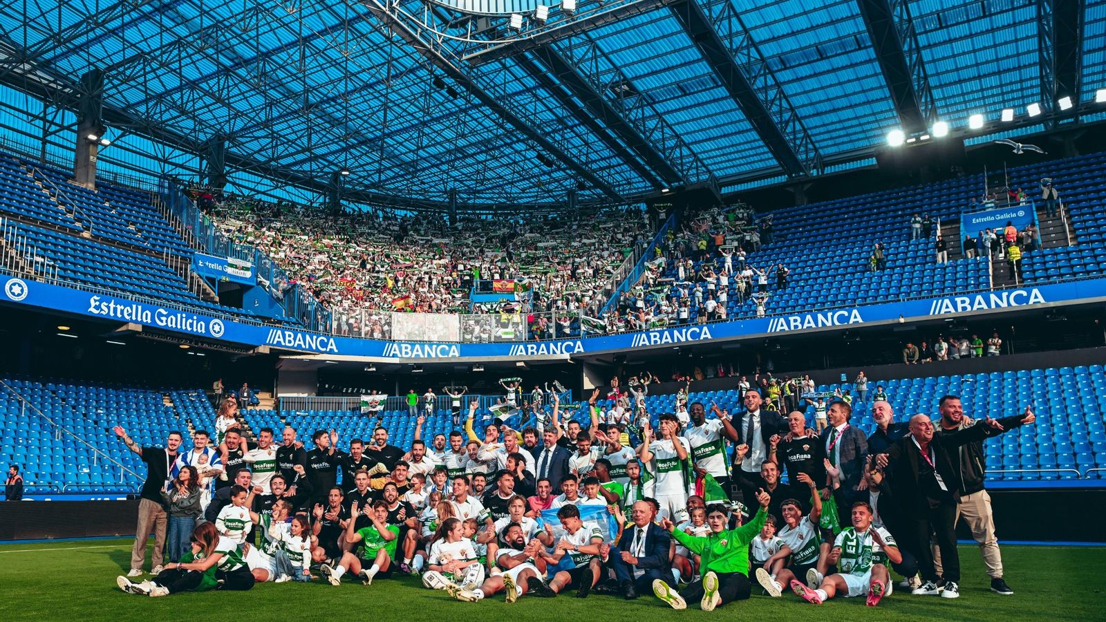 L’Elx puja a Primera Divisió després de la  victòria per 0 a 4 contra el Deportivo de la Corunya a Riazor