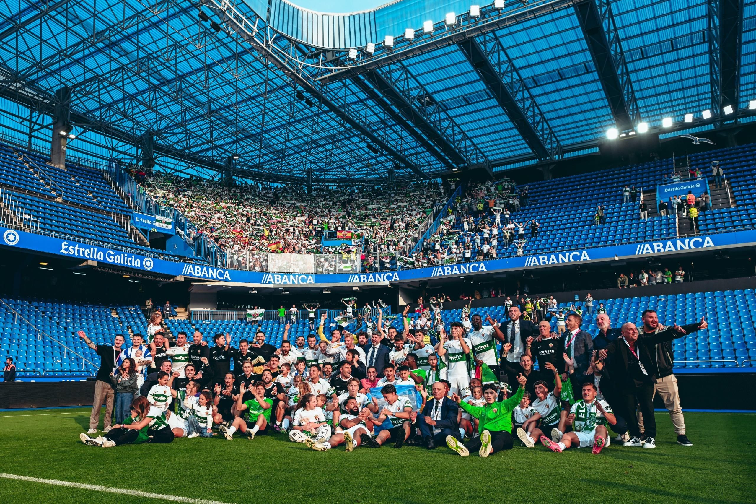 L’Elx puja a Primera Divisió després de la  victòria per 0 a 4 contra el Deportivo de la Corunya a Riazor