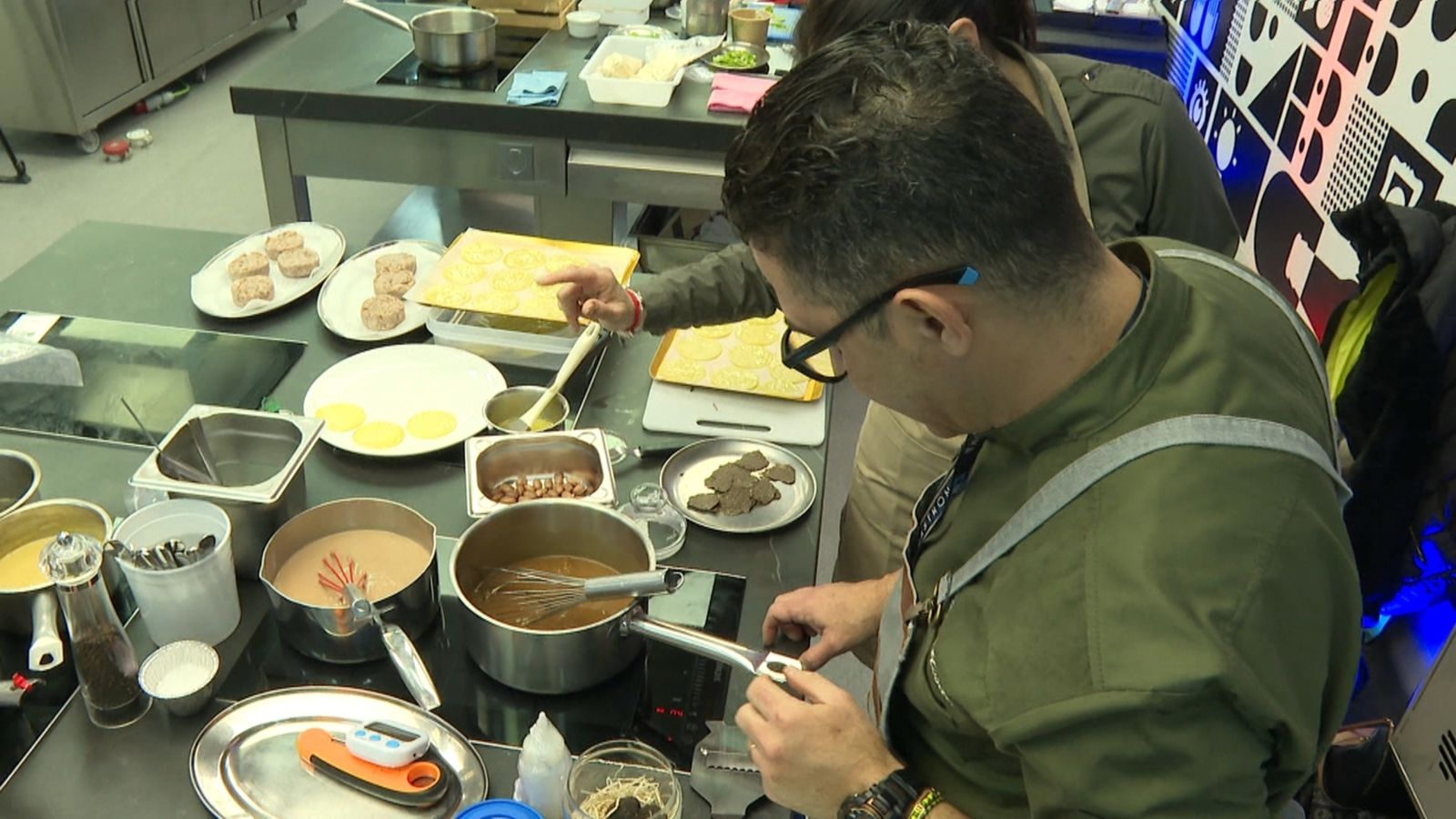 Concursants elaborant la seua proposta per al concurs