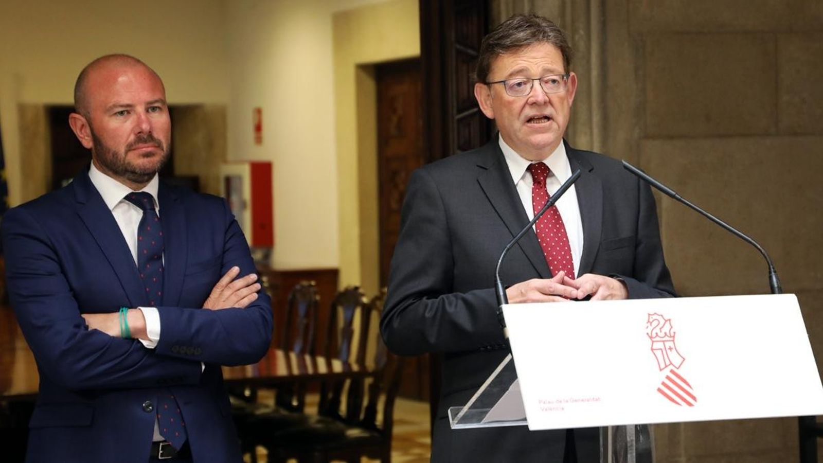 Els president de la Generalitat, Ximo Puig i de la Diputació de València, Toni Gaspar, compareixen davant els mitjans al Palau de la Generalitat