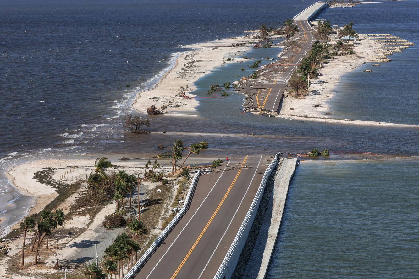 Vista aèria de la carretera que uneix l'illa de Senibel amb la península de Florida