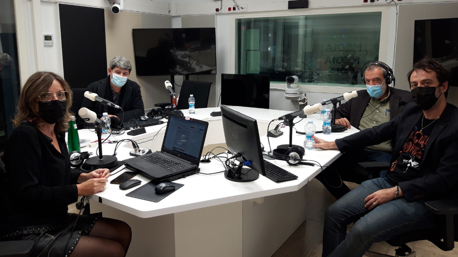 Els tres escriptors que publiquen sota el pseudònim de Carmen Mola