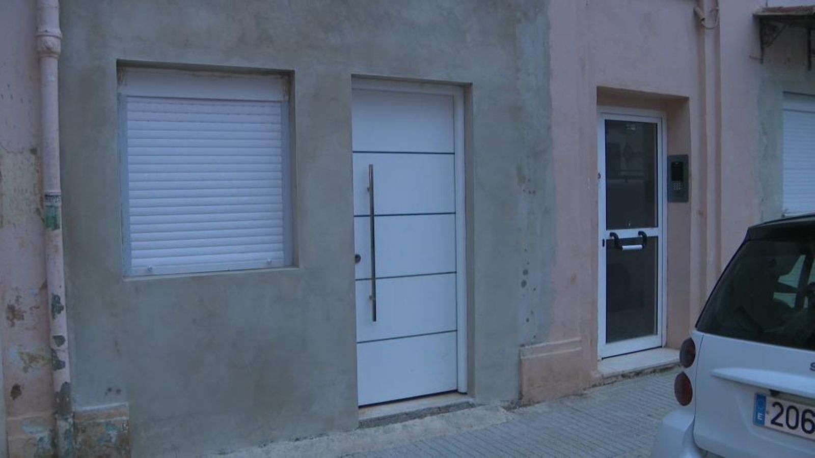 Baix comercial transformat en vivenda a Paiporta