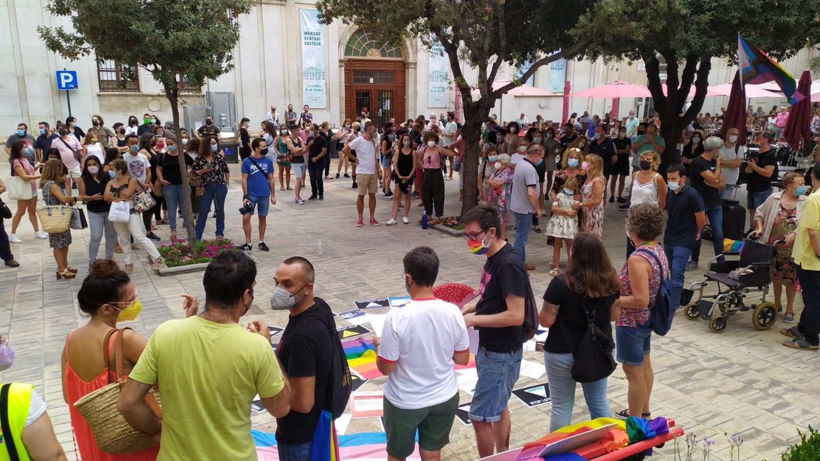 Concentració a Castelló de la Plana contra les agressions LGTBIfòbiques