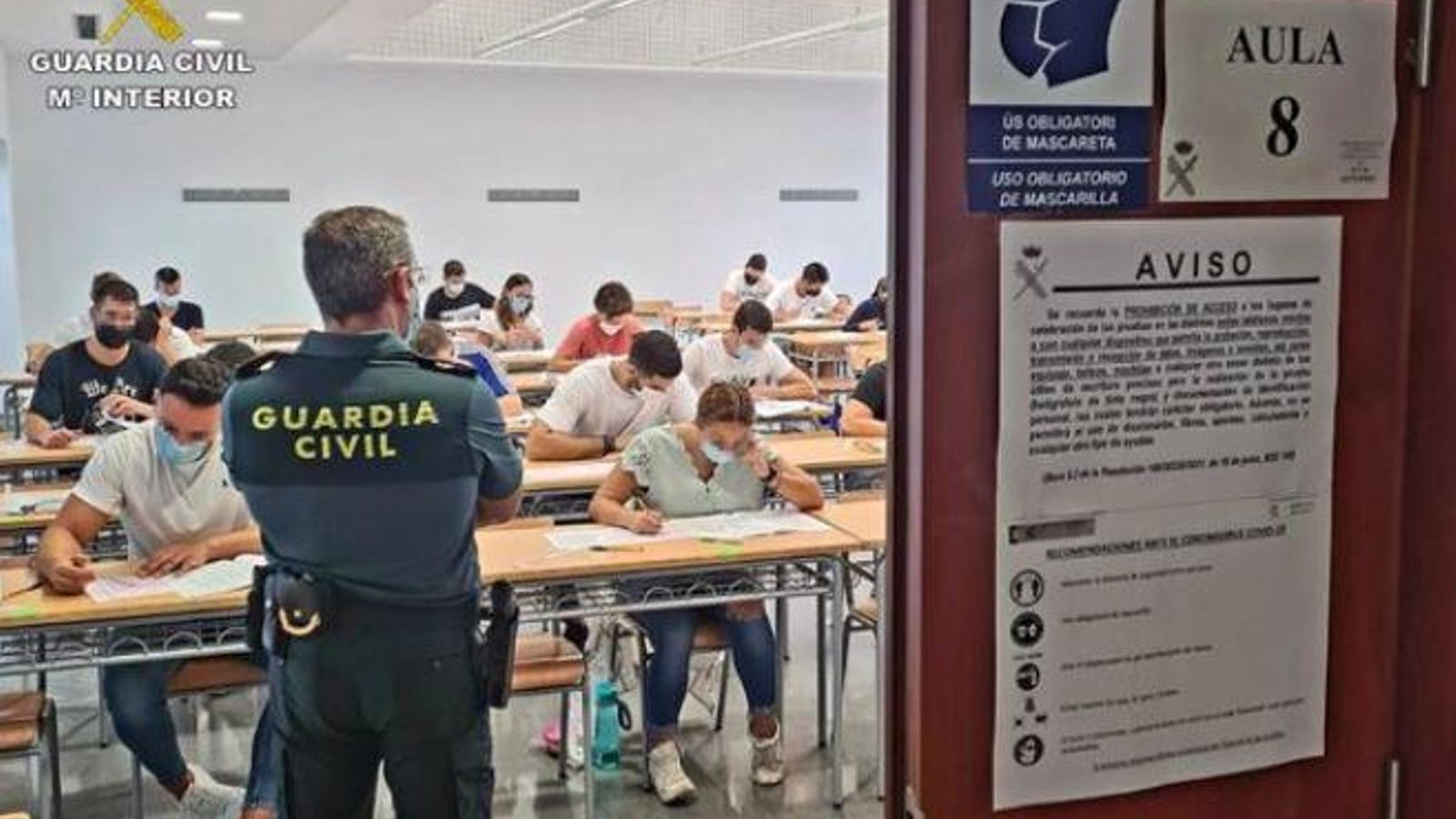Imatge d'arxiu d'un examen d'oposició de la Guàrdia Civil