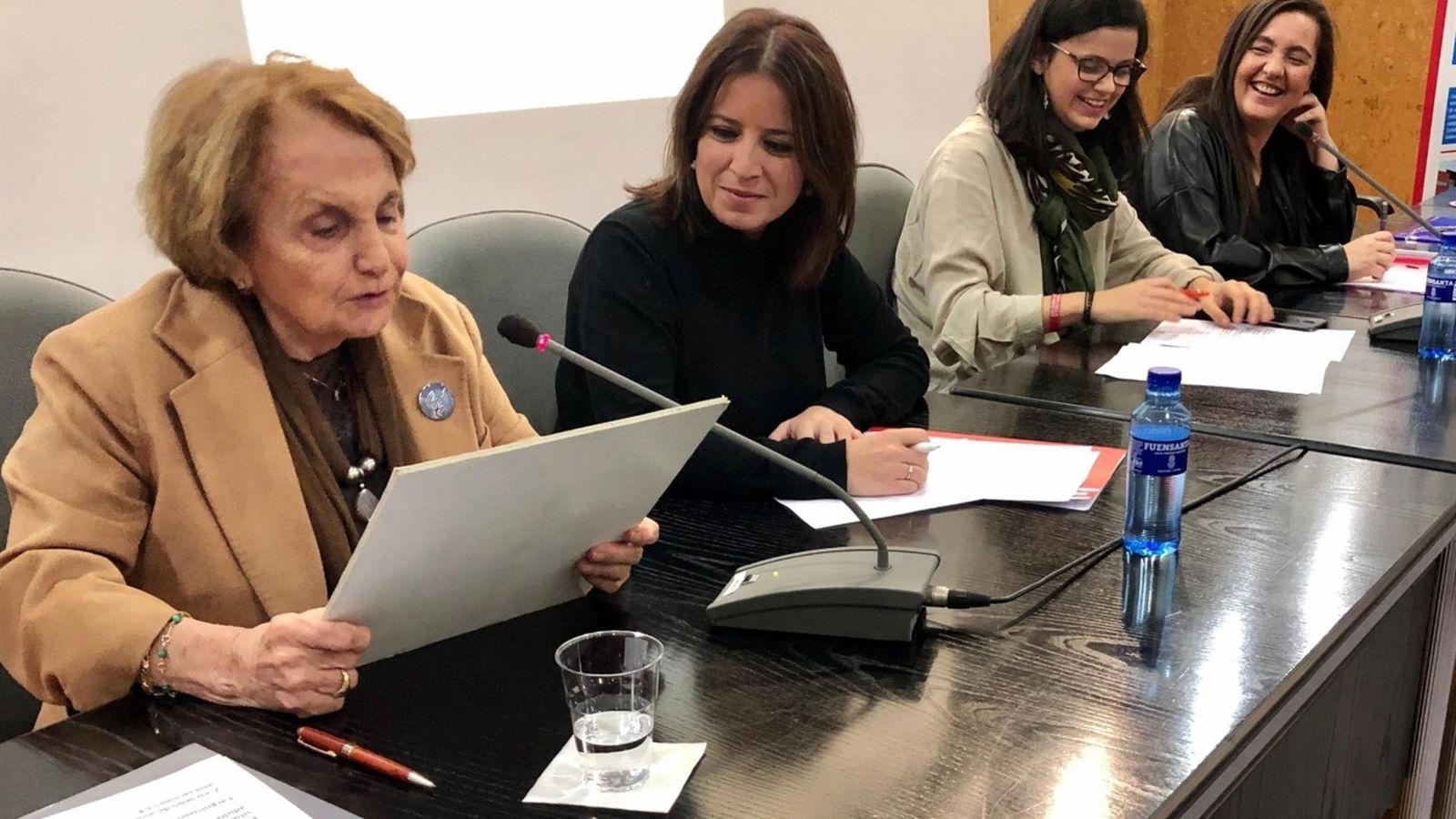 Adriana Lastra (centre), en una imatge d'arxiu