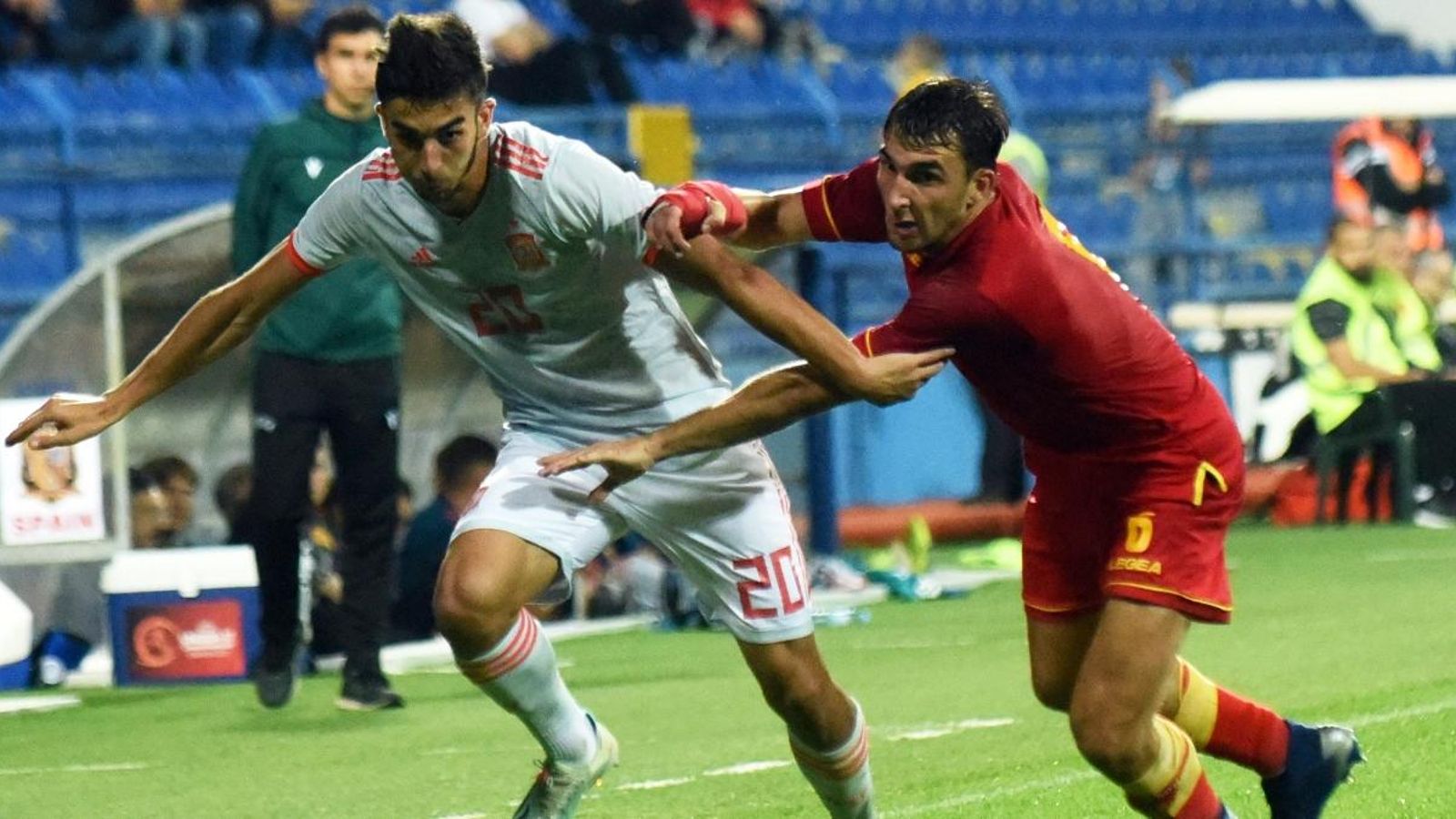 El valencianista Ferran Torres, durant el partit contra Montenegro
