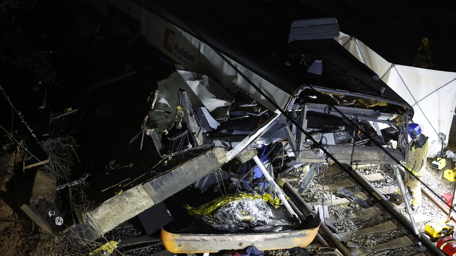 Estat del tren R4 de Rodalies accidentat