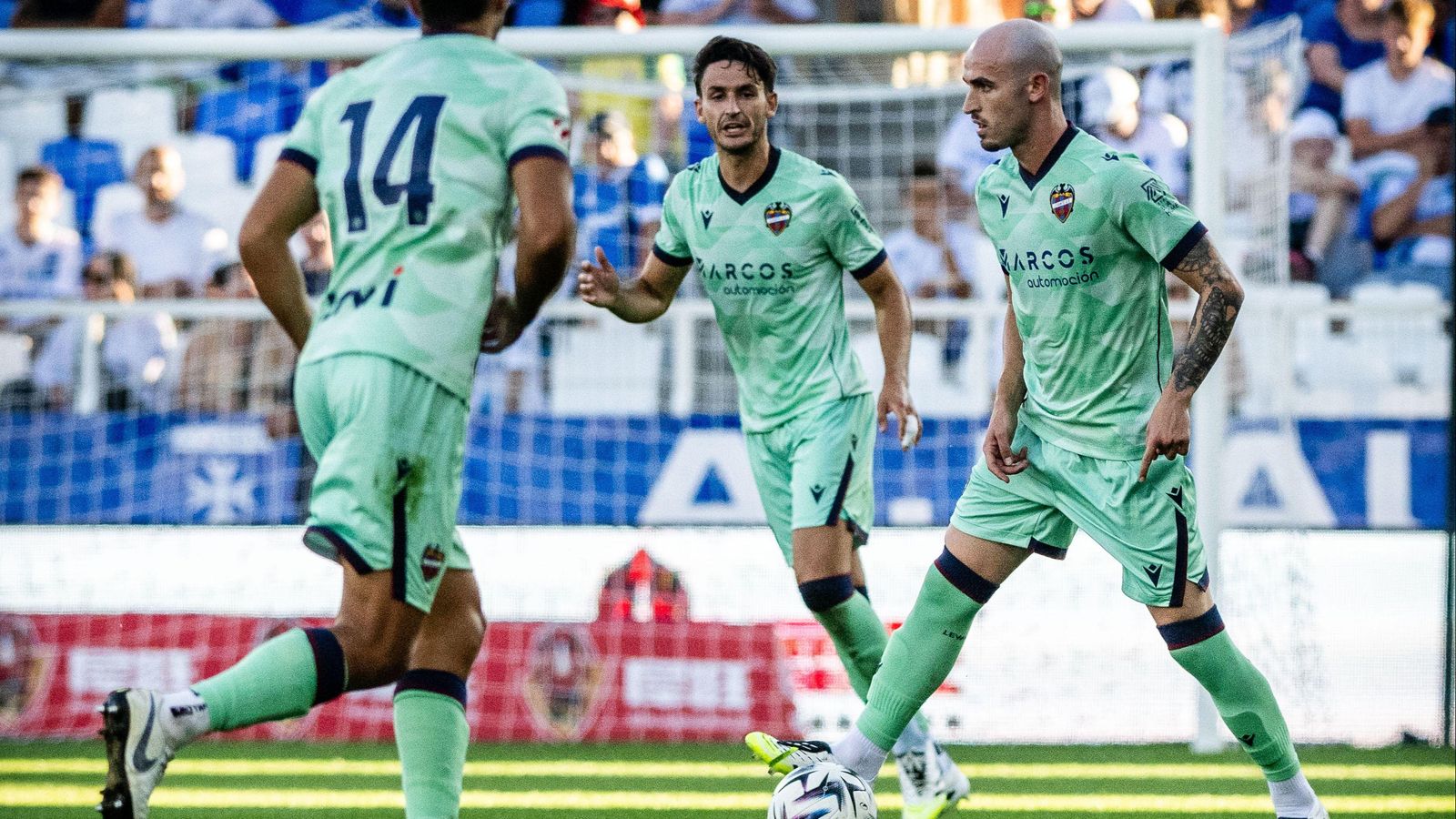 El Llevant supera l'Auxerre per 0-2