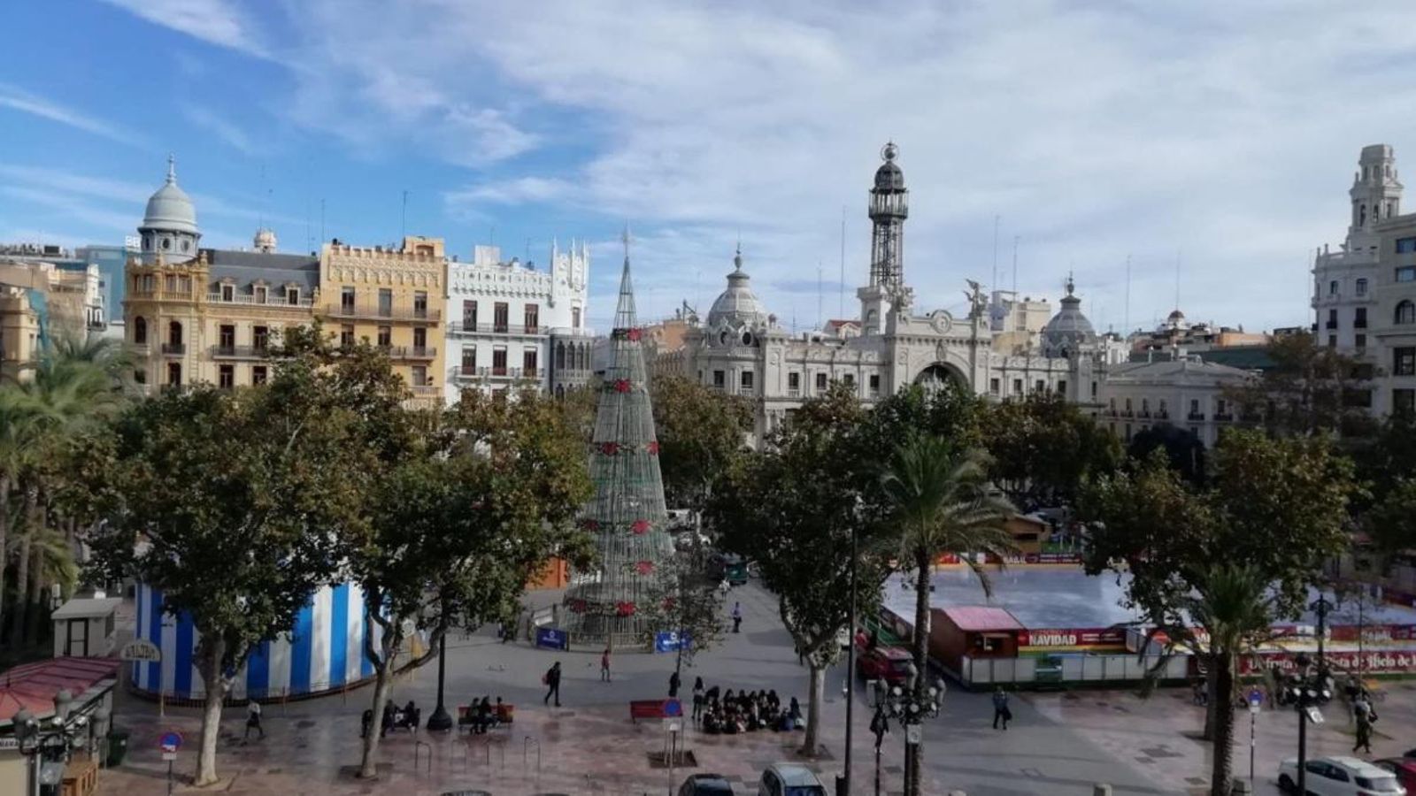 Plaça de l’Ajuntament de València, decorada aquest Nadal