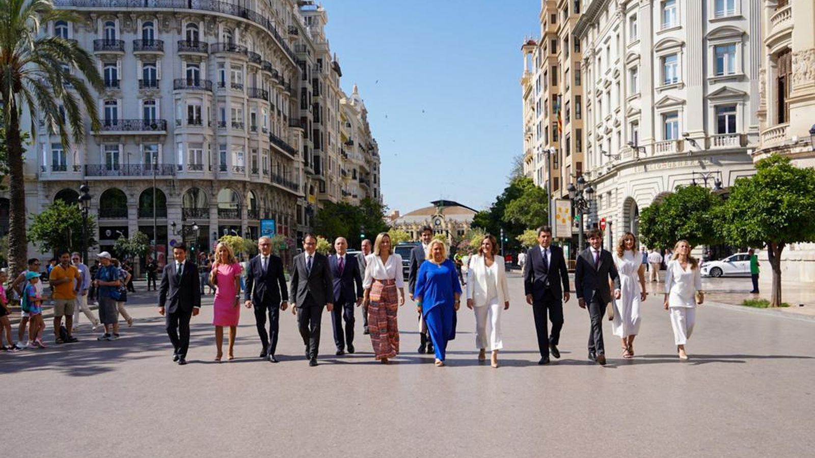 El president del PPCV, Carlos Mazón, ha acompanyat aquest dissabte la nova alcaldessa de València, María José Catalá, en el ple d'investidura