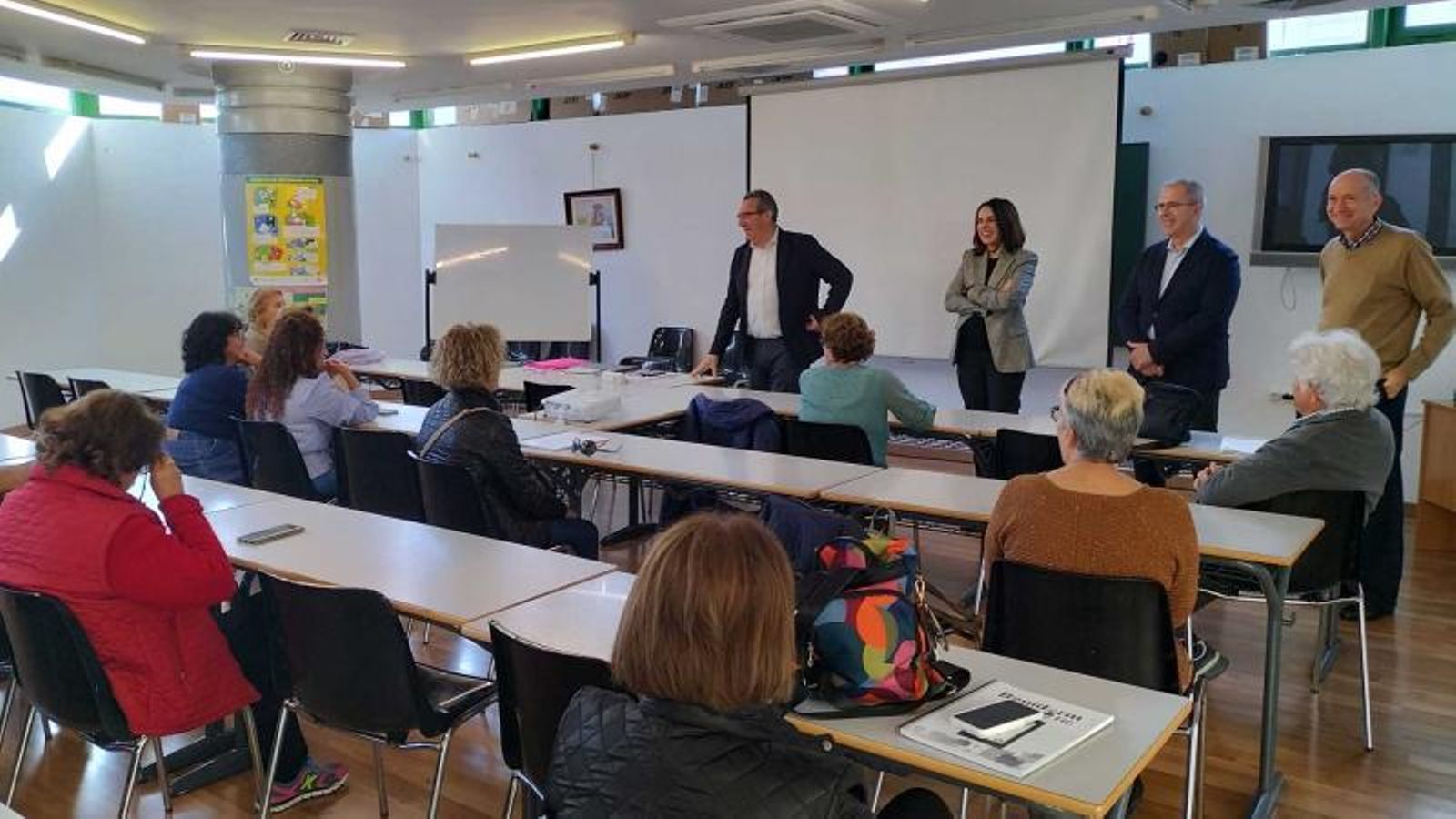 Una de les aules de formació per a gent gran