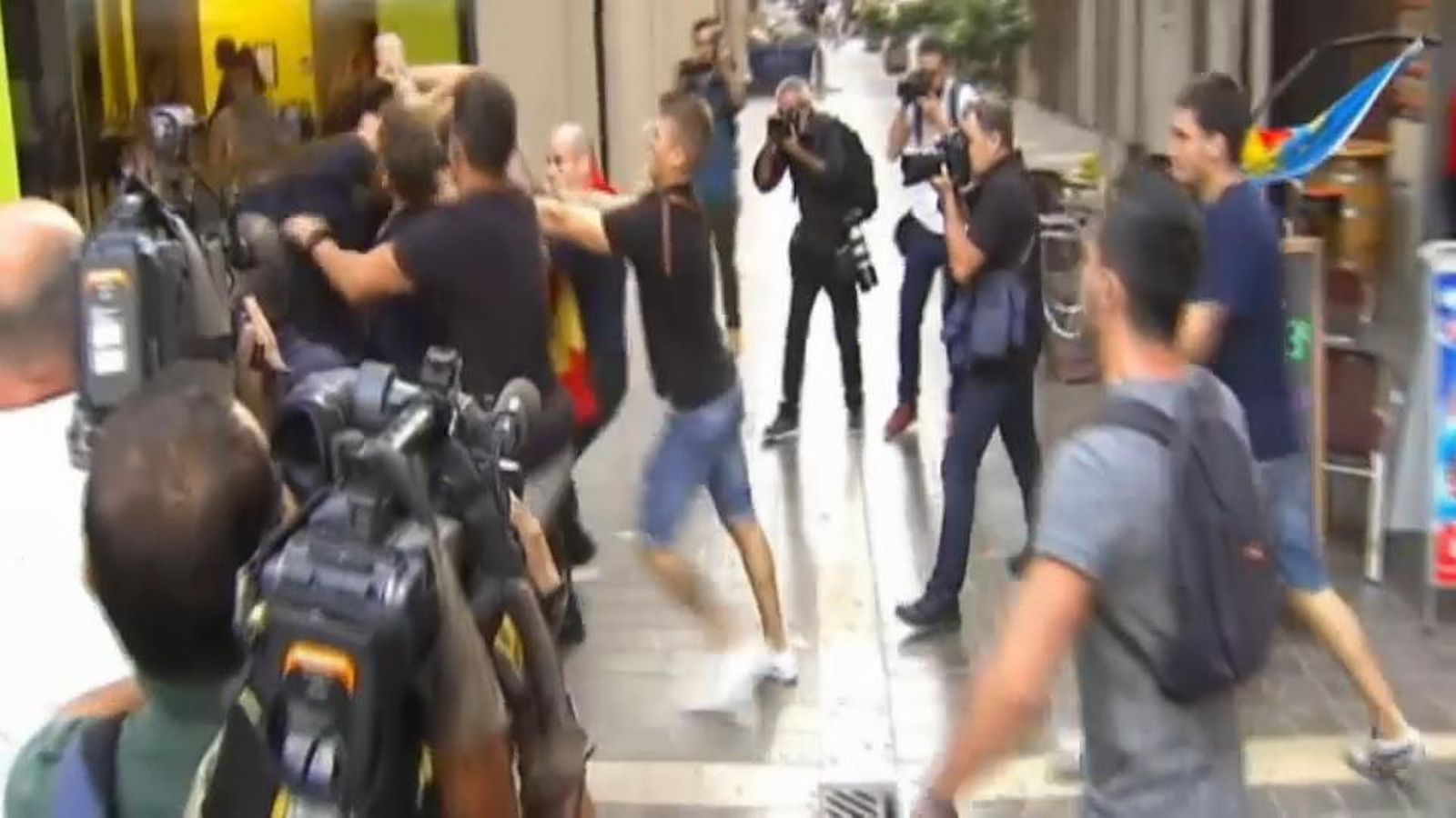 Imatge d'arxiu de les agressions que tingueren lloc durant la manifestació del 9 d'Octubre del 2017 Imatge d'arxiu de les agressions que tingueren lloc durant la manifestació del 9 d'Octubre del 2017