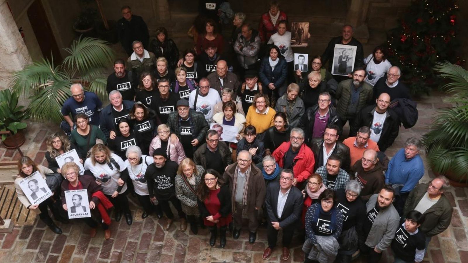 El palau dels Català de Valeriola ha rebut més de 80 familiars de víctimes soterrades en les fosses comunes