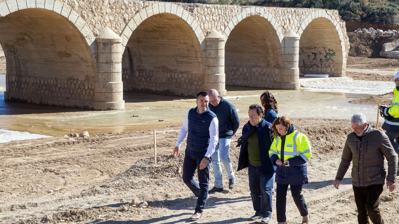 Mompó supervisa la reconstrucció del pont de la Fallereta de Torís