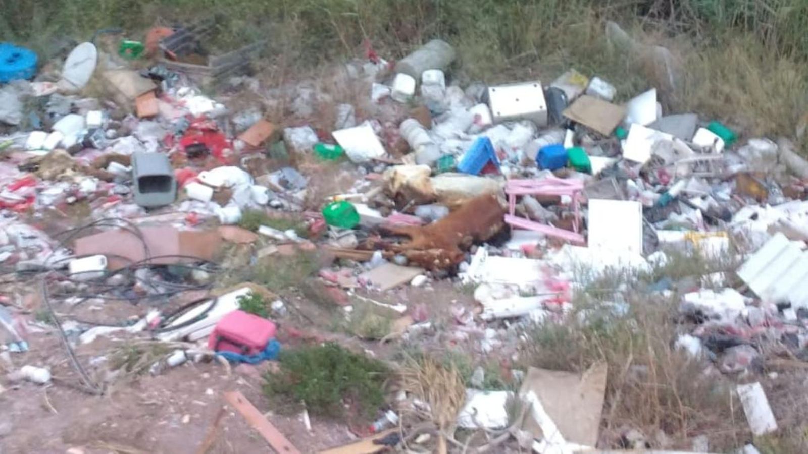 Dos veïns d'Onda, sancionats per abocar residus a la rambla de la Viuda