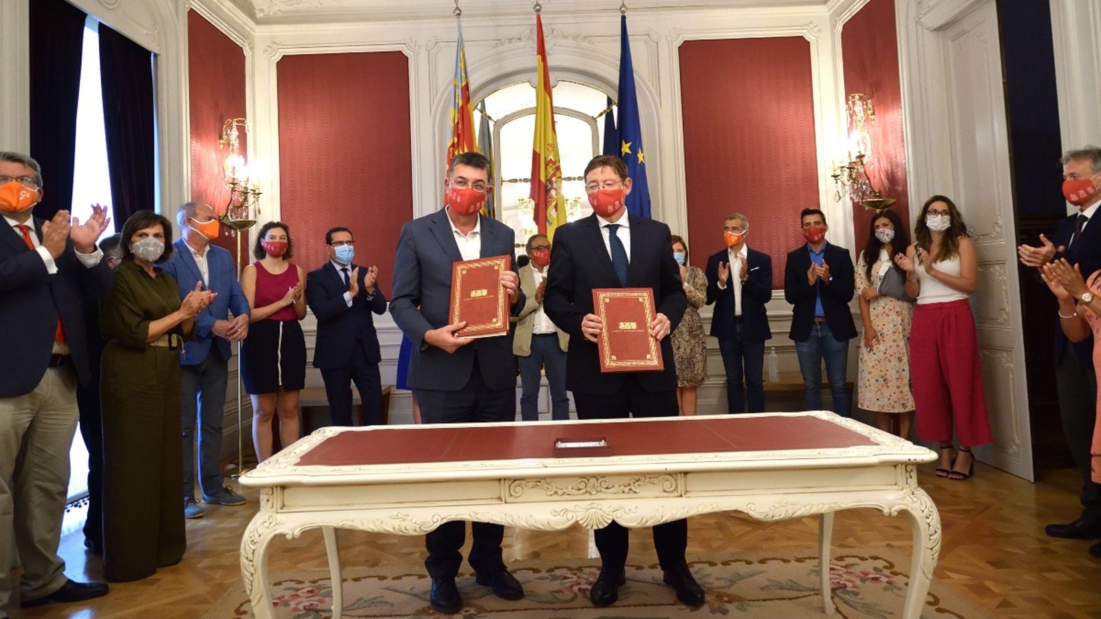 Acte de lliurament del dictamen de la comissió de reconstrucció