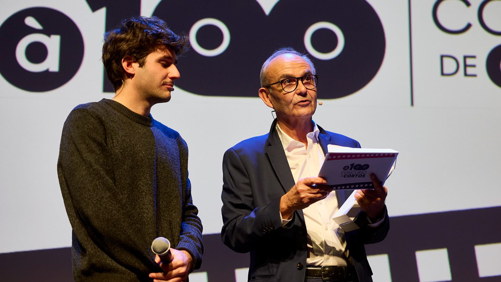 Paco Aura durant l'entrega de premis la nit de dijous