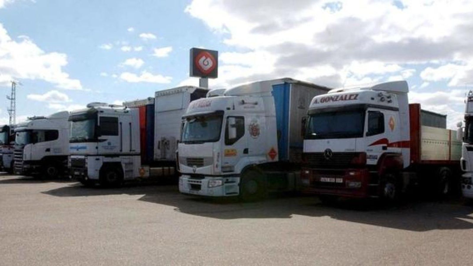 L’organització criminal robava camions aparcats en polígons industrials