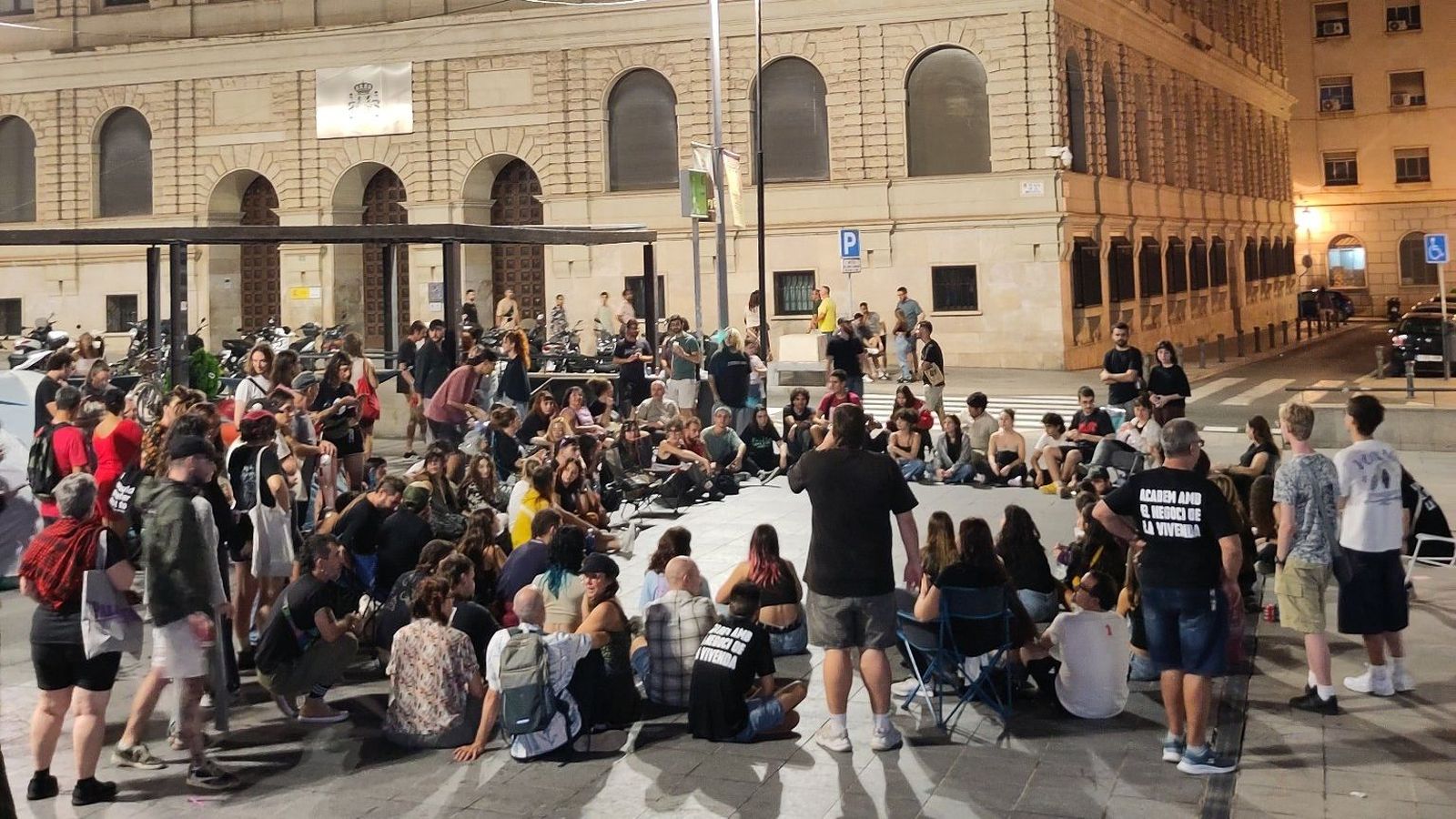 Concentració a Alacant convocada pel Sindicat de Vivenda Carolines