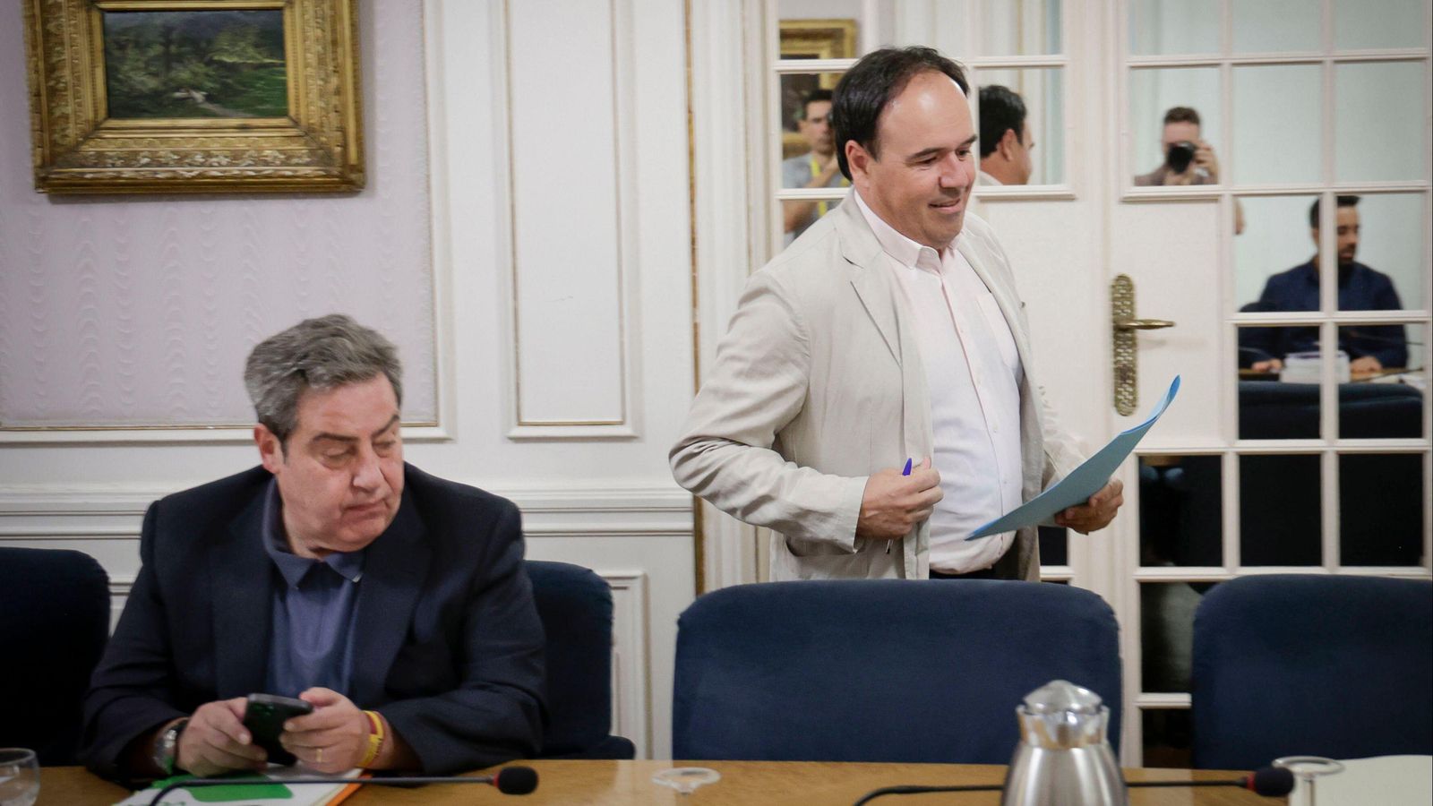 El síndic de Vox Jose Mª Llanos i el del PP, Juanfran Llorca, l'home escollit per a rellevar Carlos Mazón