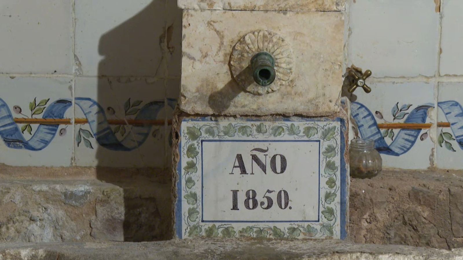 La col·laboració del veïnat ha permés difondre desenes de fonts del nucli urbà de Xàtiva