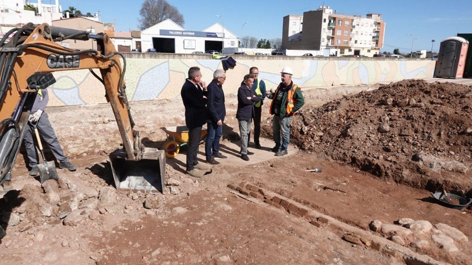 Restes de la zona de Sant Blai amb què han topat les màquines excavadores