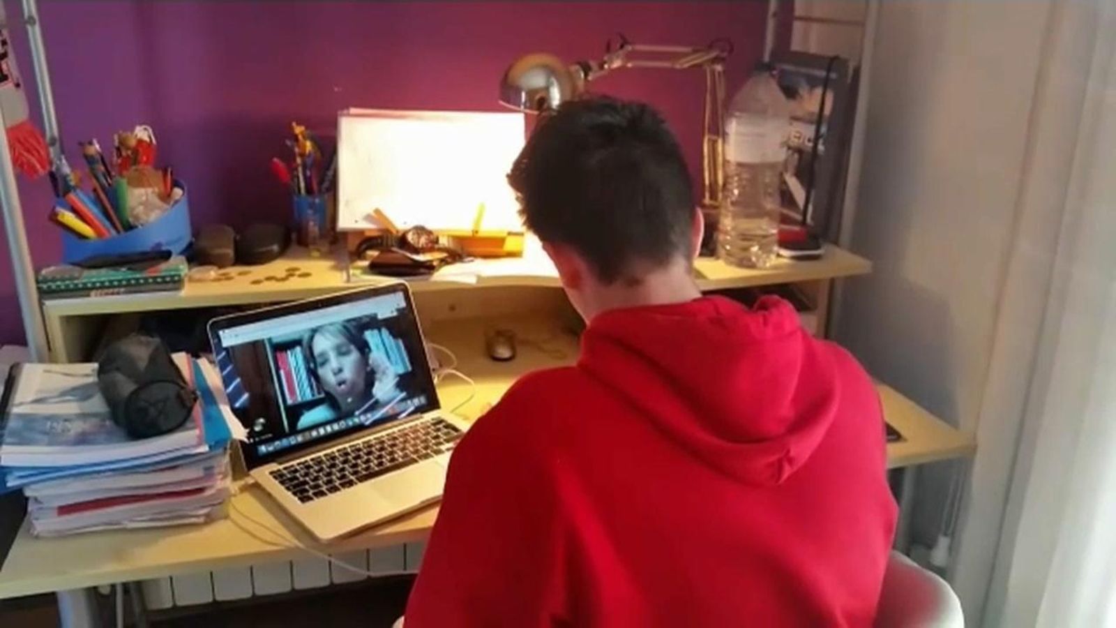 Educació amplia el pla Mulan amb 3.000 noves aules virtuals