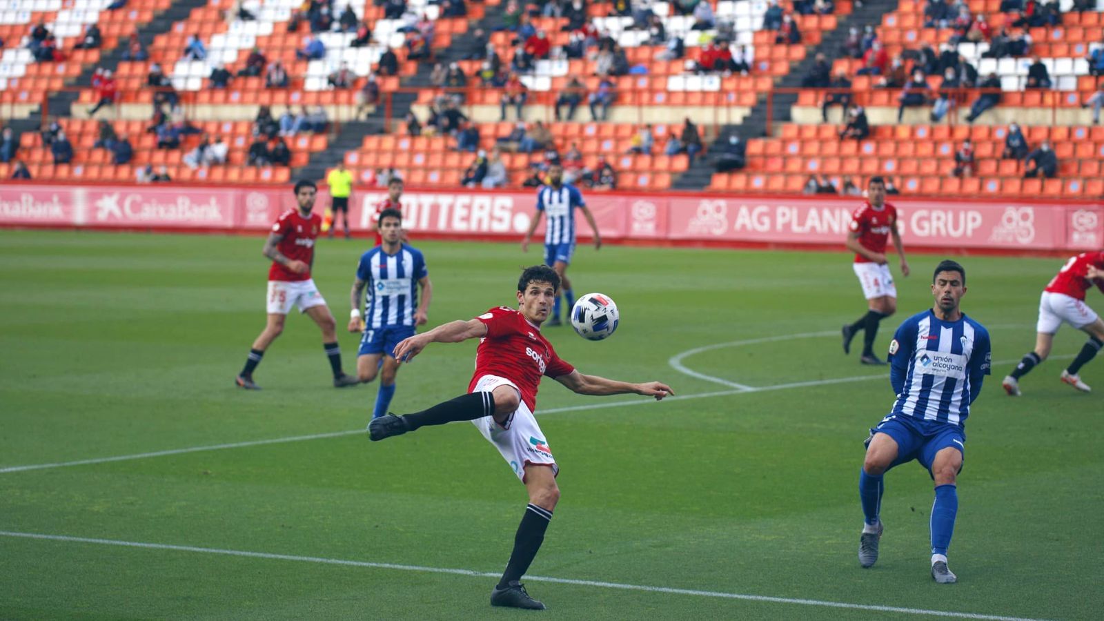 L'Alcoià defensa una jugada d'atac del Nàstic
