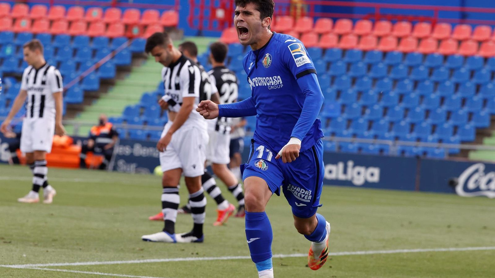 Aleñá celebra el primer gol del Getafe