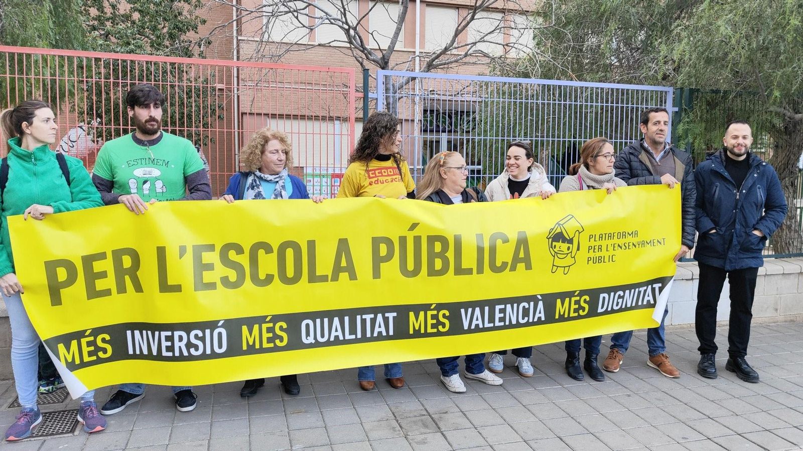 Protesta de la Plataforma per l'Ensenyament al CEIP Enric Valor, este dijous Protesta de la Plataforma per l'Ensenyament al CEIP Enric Valor, este dijous