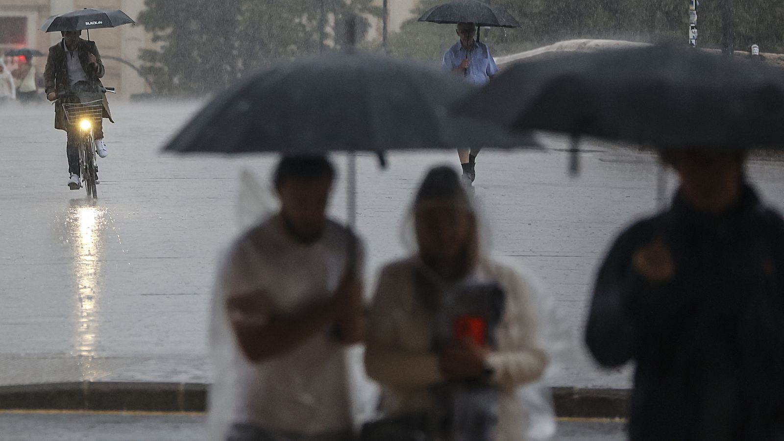 Imatge d'arxiu de pluja a València