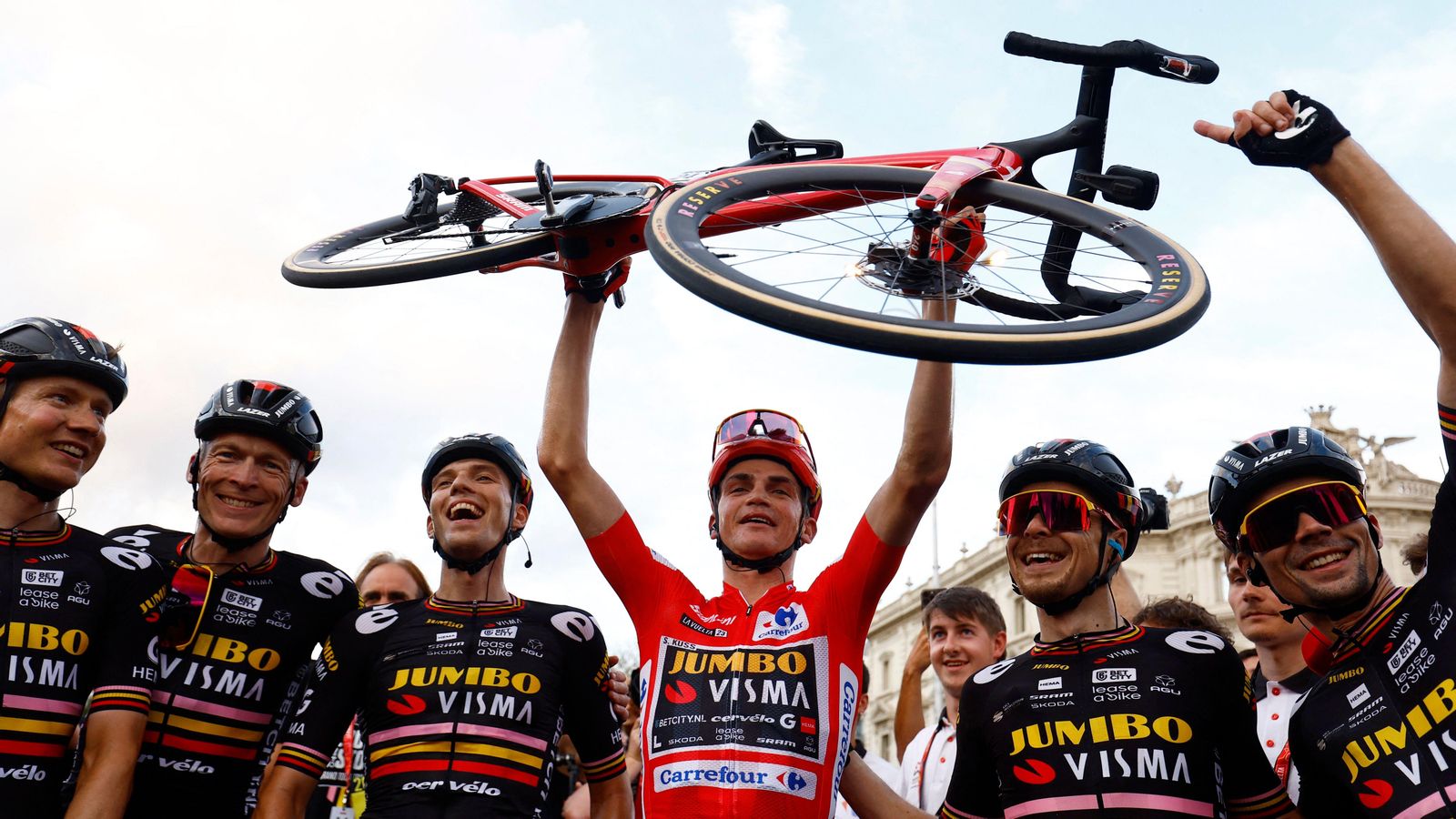 Kuss celebra el triomf amb el seu equip