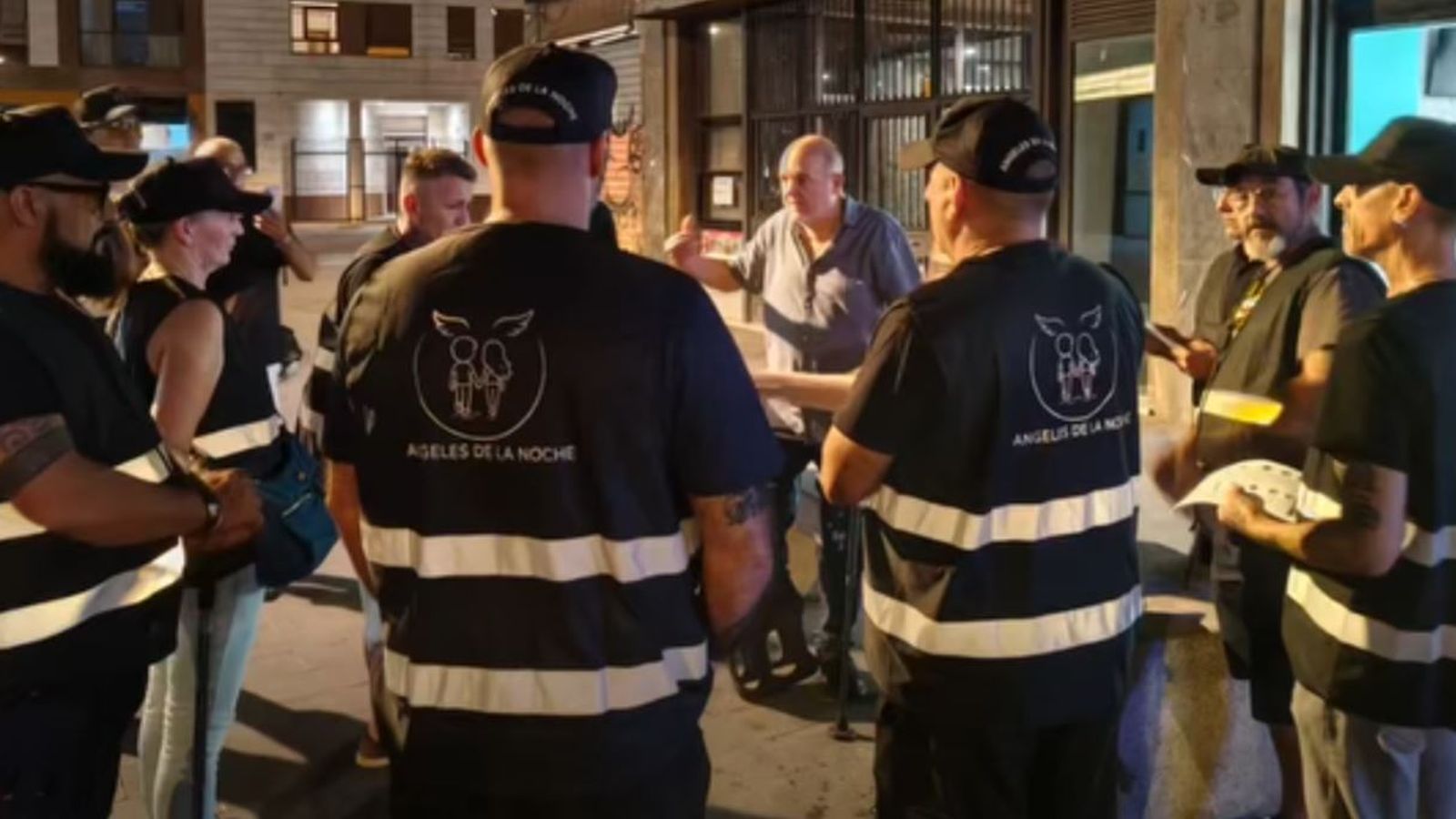 Membres del grup ultra 'Ángeles de la noche', esta divendres de nit a València
