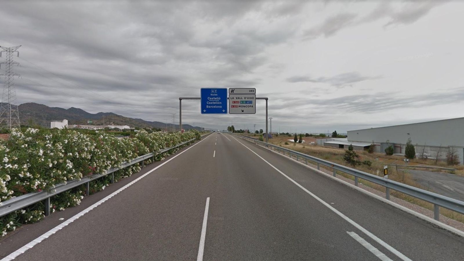 Autovia A-7 al seu pas per la Vall d'Uixó