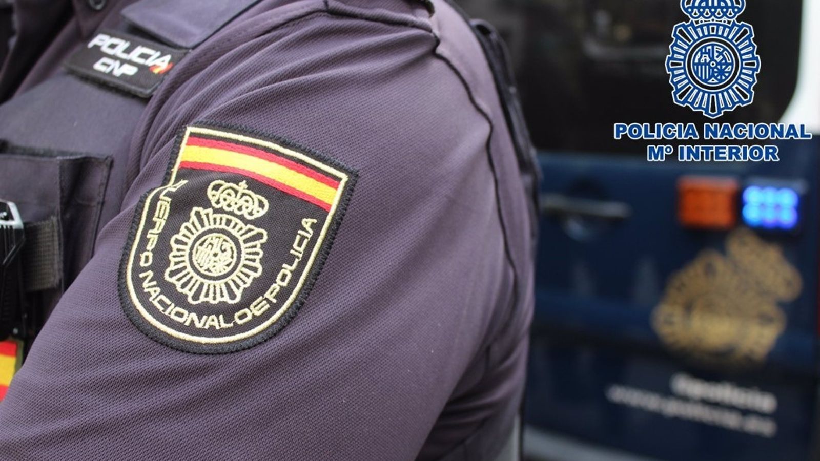 Un agent de la Policia Nacional