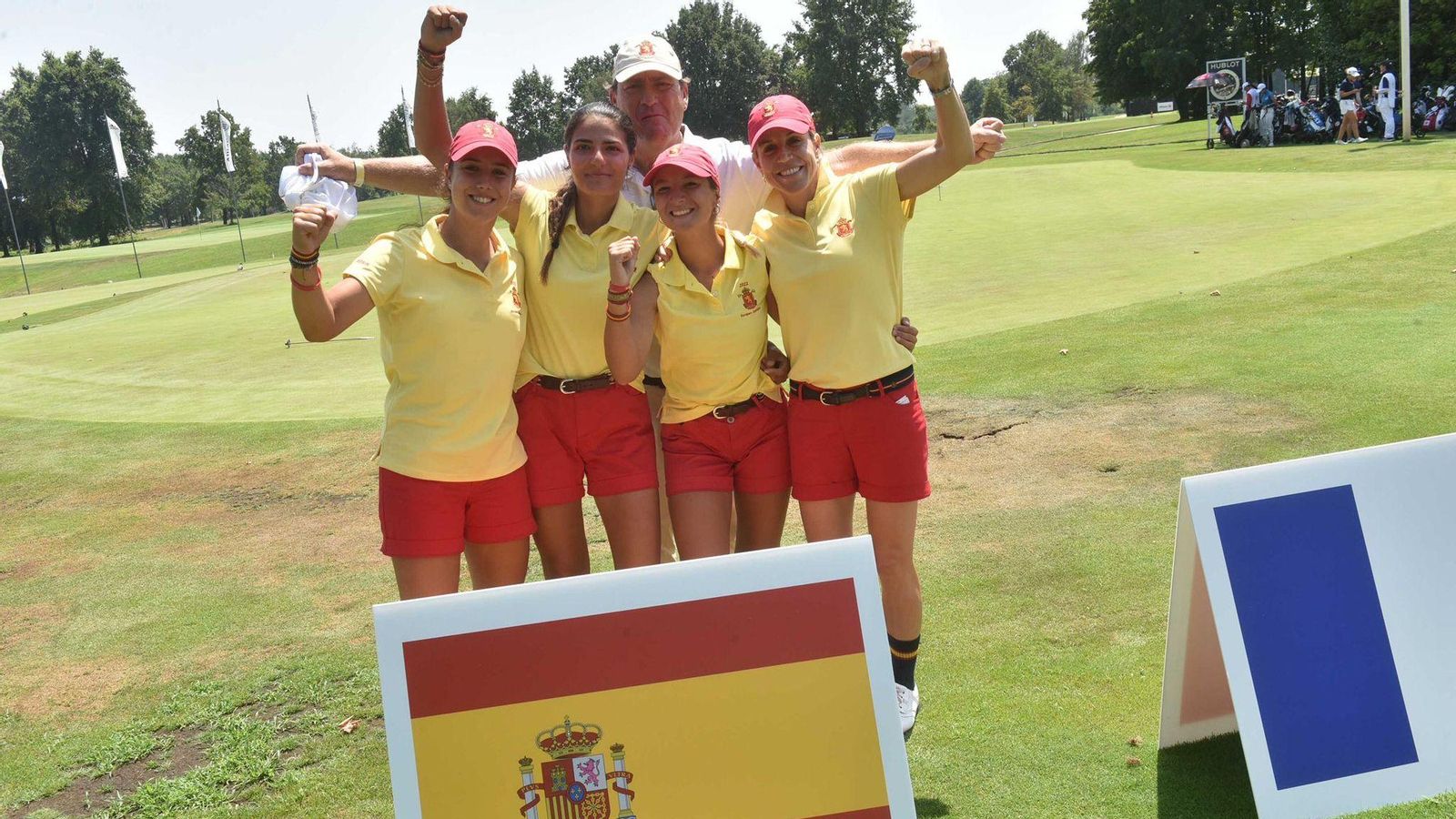 Carla Tejedo, amb la resta de l'equip espanyol