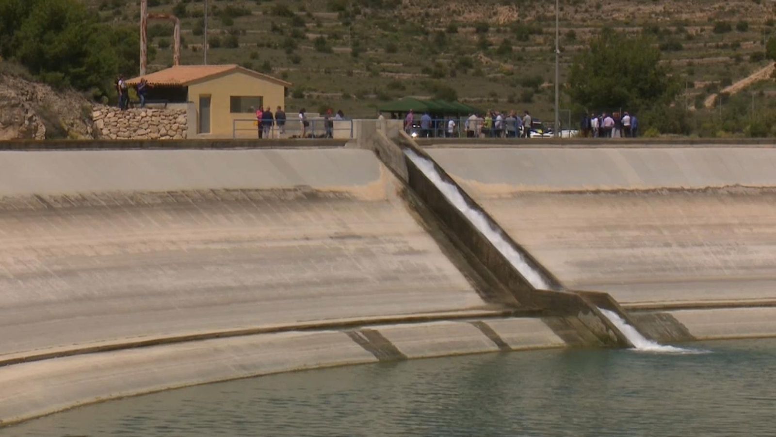 L'aigua arribarà des de Cullera fins al Vinalopó a través d'una conducció de vora cent quilòmetres