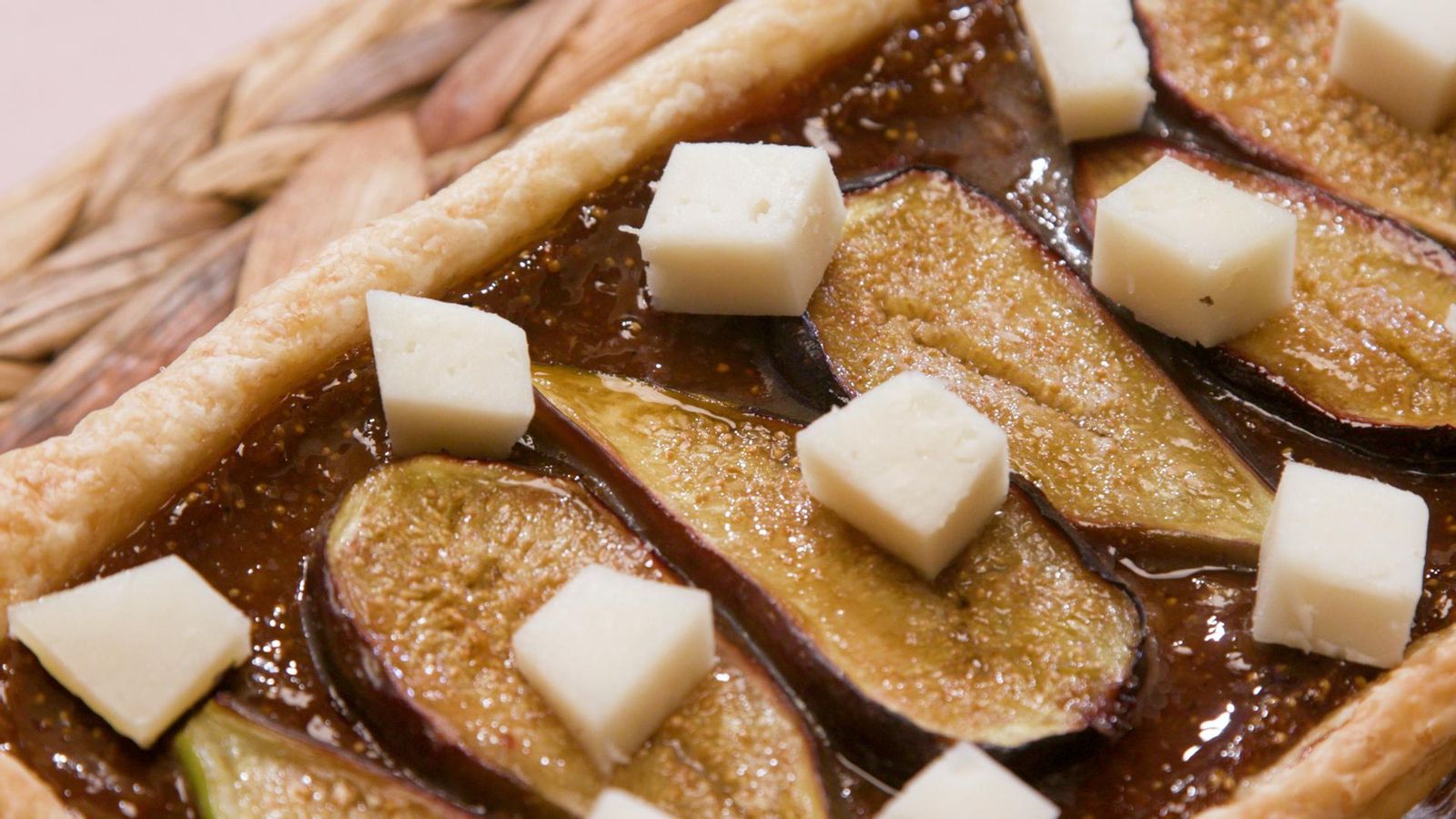Pasta fullada de figues amb formatge