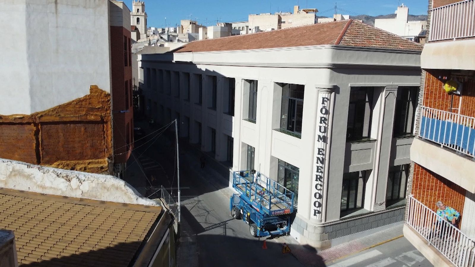 Cent anys il·luminant un poble